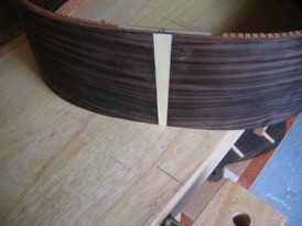 Inlay the end joint with 
‘bolteron’ to match 
the binding.